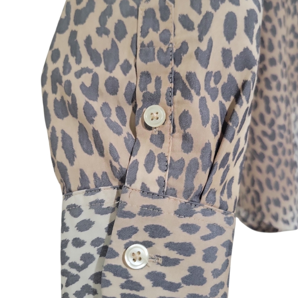 Chico's Leopard Print No-Iron Modal Blend Button Down Blouse Size 2 (Lg) Ombre - Picture 7 of 14
